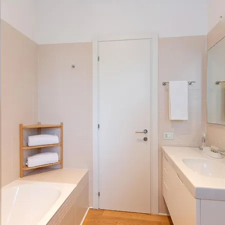 Lägenhet Easyhomes - Piazza Erculea Milano